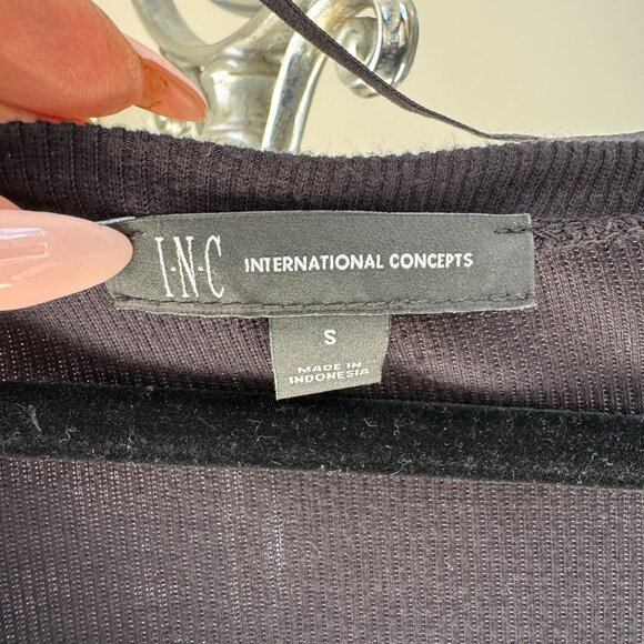 Womans Inc Long Sleeve Top with point - Picture 2 of 7